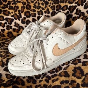 Nike Sun Club Court Vision Low Sneakers W9